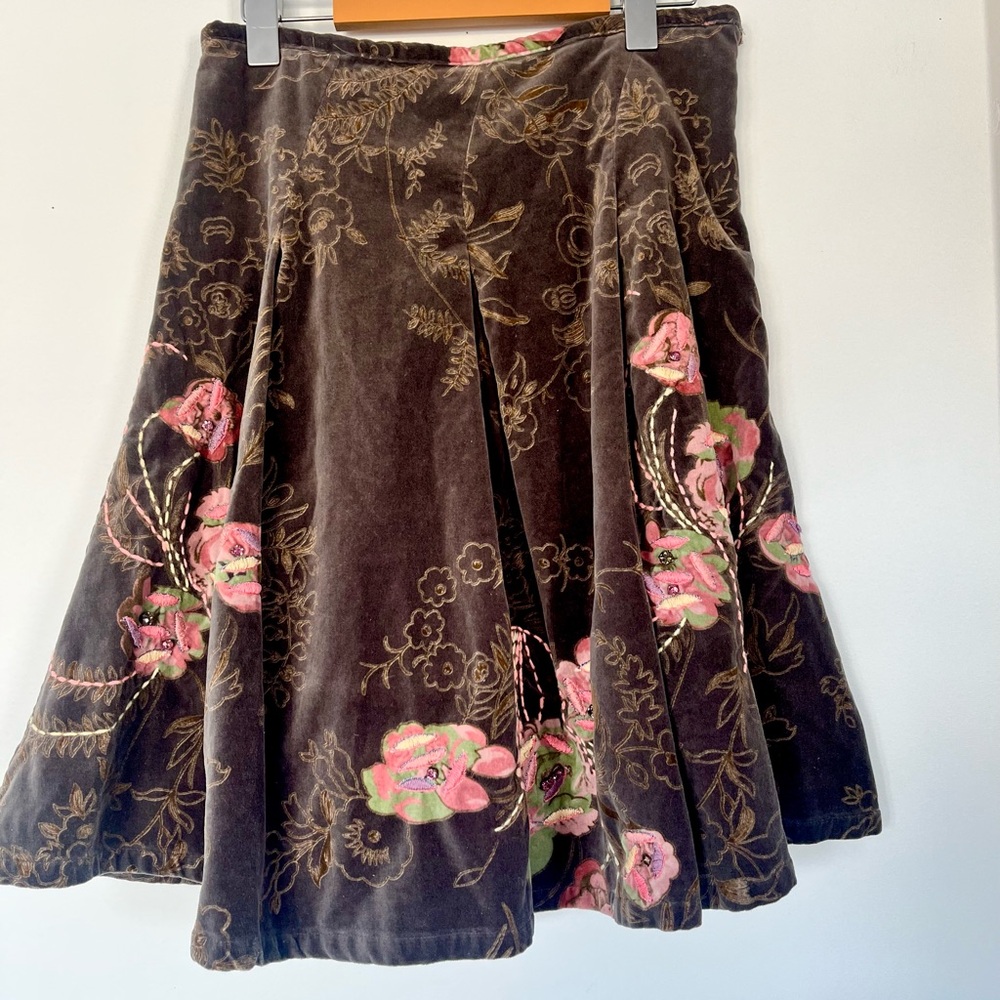 Essential Antwerp Women’s Floral Embroidered Skirt